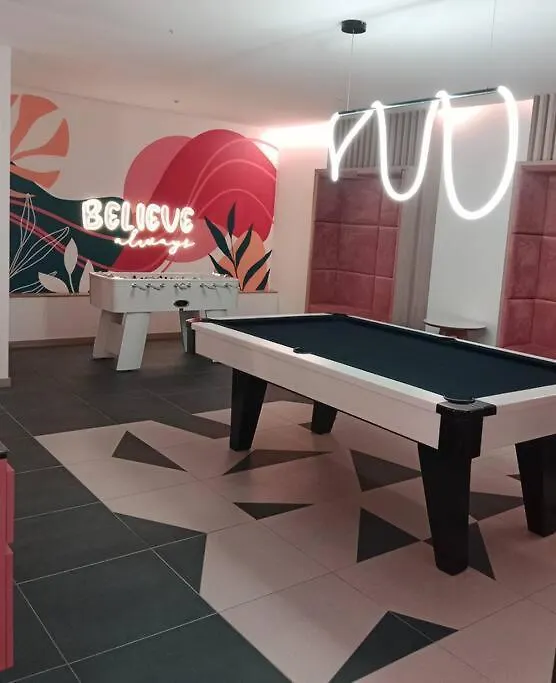 Lindo E Iluminado Apartaestudio En La Carolina Кито 0*,