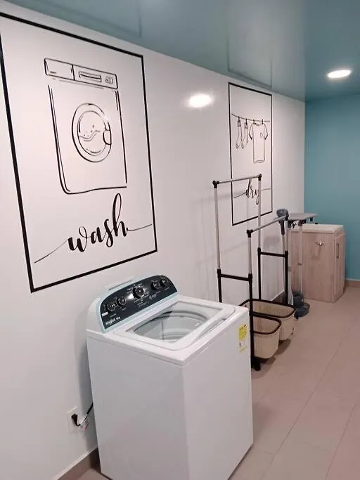 Lindo E Iluminado Apartaestudio En La Carolina Кито