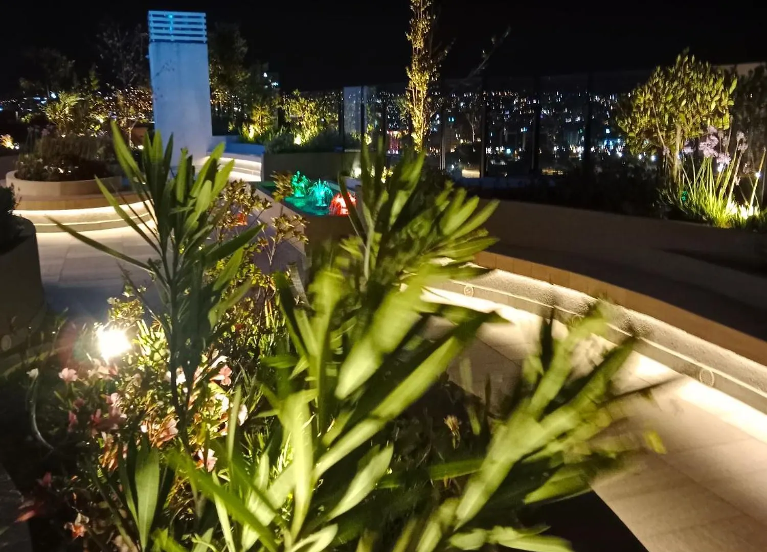 Lindo E Iluminado Apartaestudio En La Carolina Quito 0*,  Ecuador